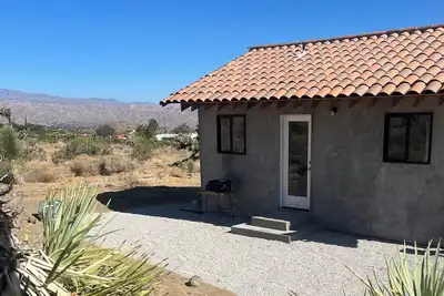 Image de 1-bedroom cottage by Joshua Tree National Park entrance. Ac, WiFi close to town