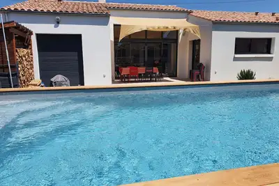 Image de Maison de 150m2 au calme, centre ville, piscine, 5 min plage