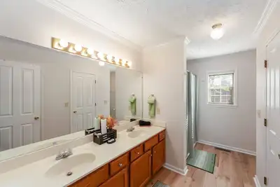 Image de A charming  3-bedroom house with Ac, WiFi in enchanting Jackson.