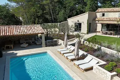 Image de « Nouveau »Havre de paix avec piscine au pied des Alpilles, à pied du centre