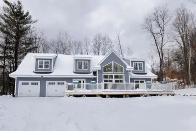 Image de Spacious 5-bedroom house with Hot Tub, close to village and Loon Mt.