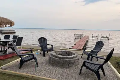 Image de Charming 2-bedroom cabin with Ac, WiFi in lovely Houghton Lake