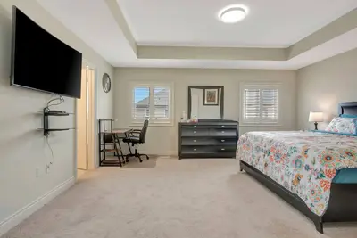 Image de Luxurious Master guest suite w/ office space in Stouffville, Canada