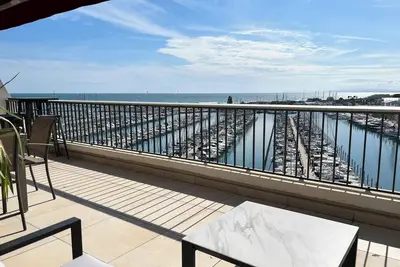 Image de À louer très bel appartement au 7ème étage vue mer
