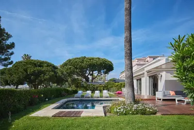 Image de Luxurious Seaside Villa with Pool & Sea View by Plage du Midi