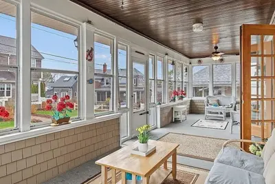 Image de Idlehurst Getaway: 7-Br, 2-min from Onset Beach w/ Wifi, Ac units - sleeps 14!