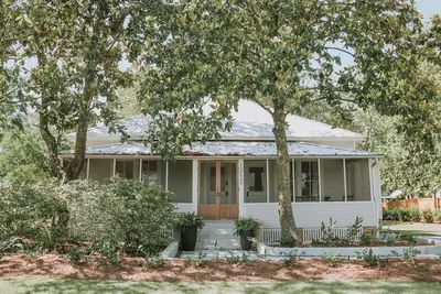 Image de The Bradford House - the perfect location in Ocean Springs. Walk to Downtown!