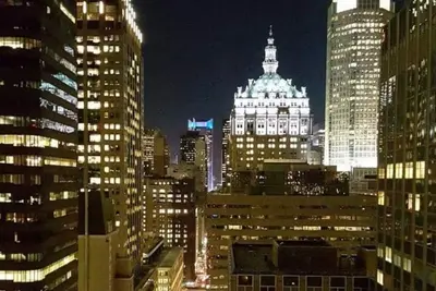 Image de Two Queens at Midtown 45!