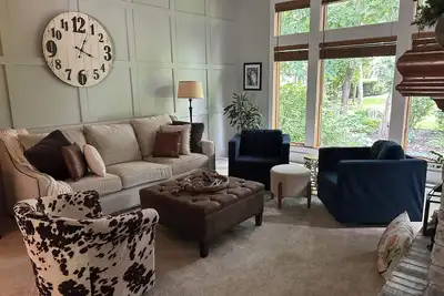 Image de Relax between World Cup Games in 6, 000sf, 5+Bdrm house, Kansas City w/ Ac, WiFi