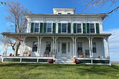 Image de The \"Kimestead\" - Finger Lakes & Wine Trail Estate!