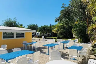 Image de Large Lot & Rv | Camp in the Keys