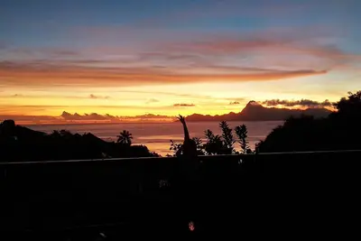 Image de Taapuna guesthouse - maison avec piscine et belle vue mer aux portes de la ville