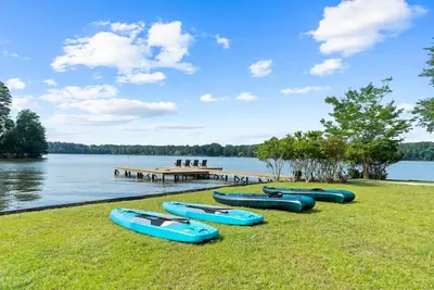 Image de *New Luxury Lakefront Home W/ Ultimate Privacy