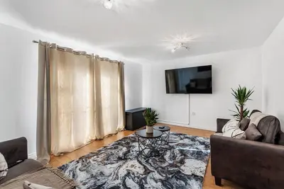 Image de Spacious 4-Bed Home Near City Links