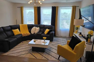 Image de 201 Luxe | Refined Downtown Stay