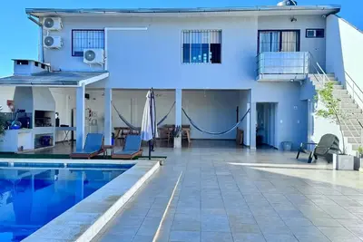 Image de House with swimming pool, barbecue area and large patio