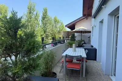 Image de Annecy Spacieux Duplex 4 chambres, terrasses et parking. Idéal pour familles