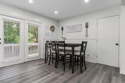 Image de The Spot-Stylish 3br Retreat in East Point- Mins from Atl Airport & Attractions.