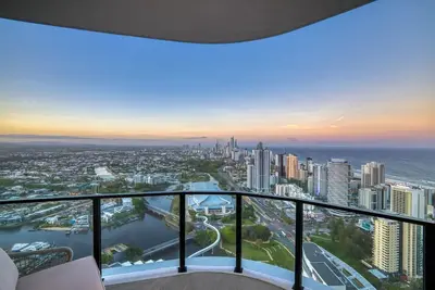 Image de Panoramic Ocean, City & Mountain Views - 2 bed - Sleeps 5 - Broadbeach Casino