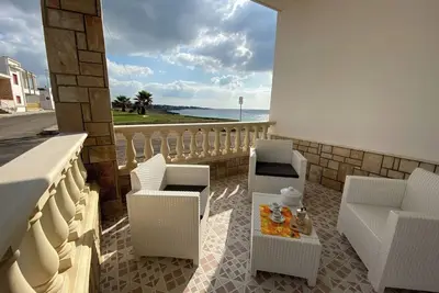 Image de Beautiful home with panoramic sea view (borders state property)