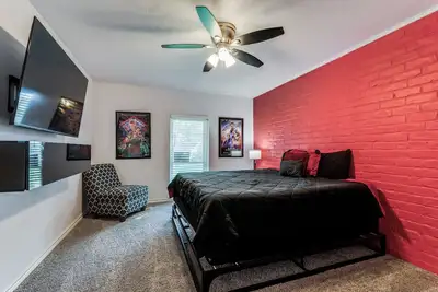 Image de Mpressive Getaway-Home Away From Home!