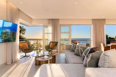 Image de Lisburn on Clifton Villa - Ocean Views, Sleeps 15