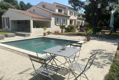 Image de Belle maison de 5 chambres avec piscine et grand jardin au calme, 10 mn Avignon