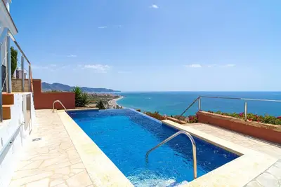 Image de Maison de vacances Nerja pour 1 - 6 personnes avec 3 chambres à coucher - Maison de vacances