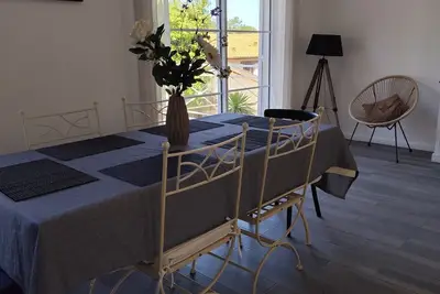Image de Maison Individuelle de Plain-Pied dans un Quartier Résidentiel - 2860
