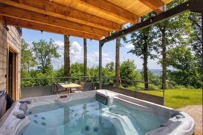 Image de Le Pech Eternel : Cabane Spa des Châtaigniers