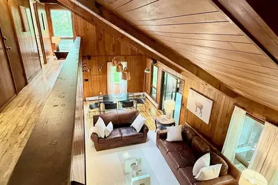 Image de Charming 4-bedroom house water front on a beautifull pond in Southampton