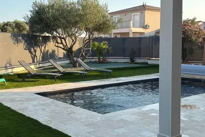 Image de Villa Piscine dans le Gard 12 personne proximité Nîmes Avignon Arles