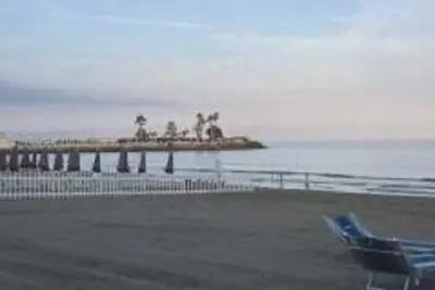Image de Cozy, new, comfortable sea view apartment with large outdoor space