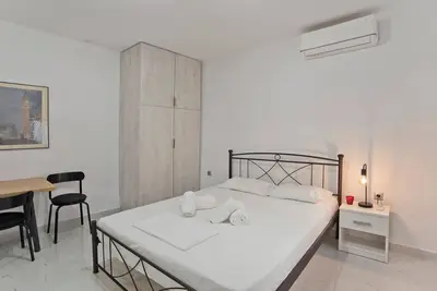 Image de Panopia Piraeus Stylish St, Walk to Marina & Shops