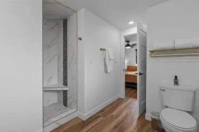 Image de Pack 'Em Inn - Ultimate Titletown Comfort