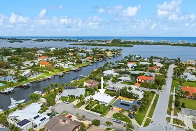 Image de Bright & Breezy Coastal Escape, Close to the Beach