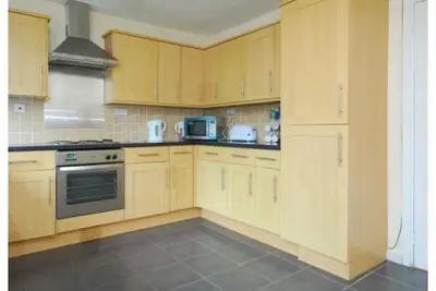Image de 12min walk to the O2 and North Greenwich station. 4 bed townhouse with garden