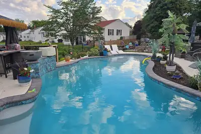 Image de Mini Aruba Glamper in Dover with WiFi, Ac and guest access to backyard oasis