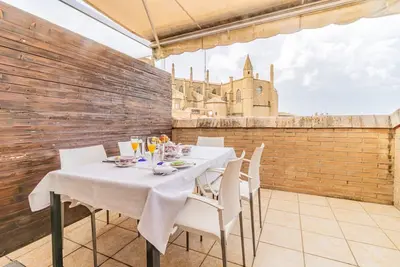 Image de Relax Above the City - Terrace, Views & Comfort
