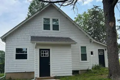 Image de Farm Fresh Escape! 3br Rural Retreat with Modern Amenities – Savanna, Il