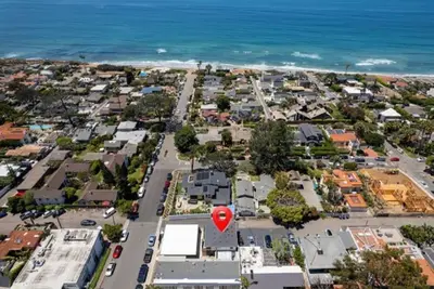 Image de Charming Ocean View 2-bedroom apartment with Ac in Del Mar!