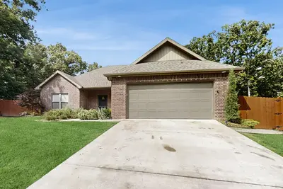 Image de Charming retreat home w/ disc golf gear, gourmet kitchen, & a spacious backyard