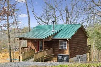 Image de Cozy Romantic Log Cabin w/ Fireplace
