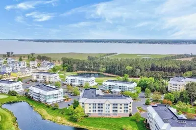 Image de Finest on the Fairway - 3/2 Penthouse in the exclusive Peninsula Community