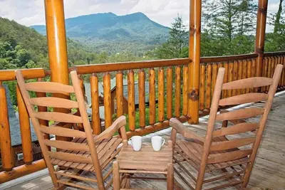Image de Spacious Cabin w/ Pool, Games & Views