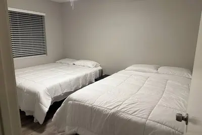Image de Samsung Close 4 Br 8 Beds 3 Full baths Crews Ok