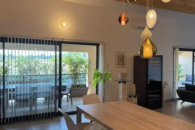 Image de Grand Appartement standing Terrasse/parking privé