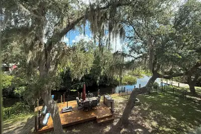 Image de Work and Pet Friendly Ocala Forest Lakefront Retreat