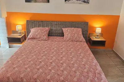 Image de Appartement 35m² à la campagne, à 5 minutes des plages et de la ville
