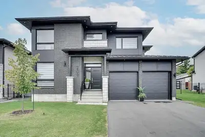 Image de Luxury Home - Near Downtown Ottawa